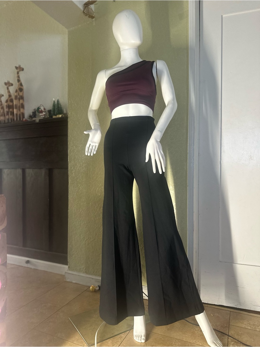 Chic High-Waist Black Wide-Leg Pants — Timeless Everyday Staple